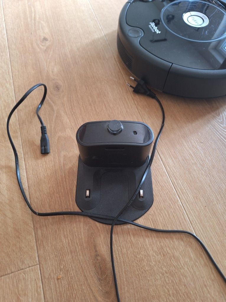 Robot sprzątający iRobot Roomba 676 czarny