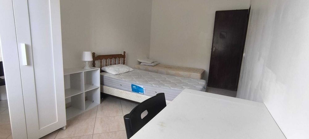 Quarto duplo para arrendamento
