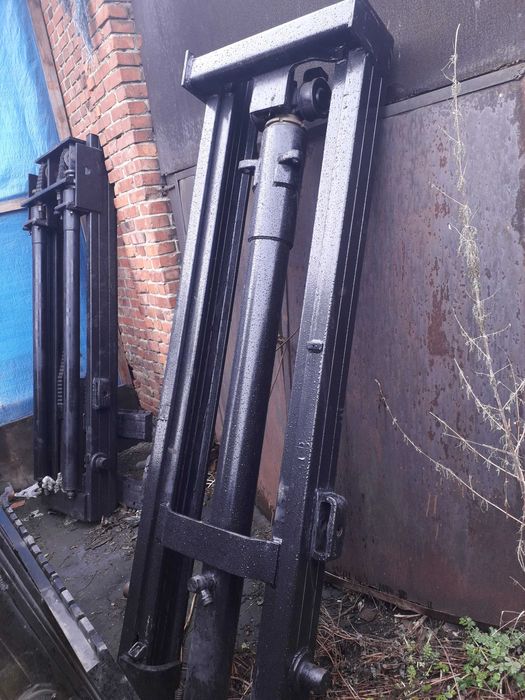 ремонт гідроциліндрів підйому наклона руля львівський погрузчик навант