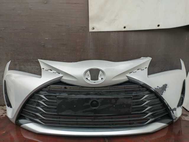 Передній бампер Toyota Yaris 3