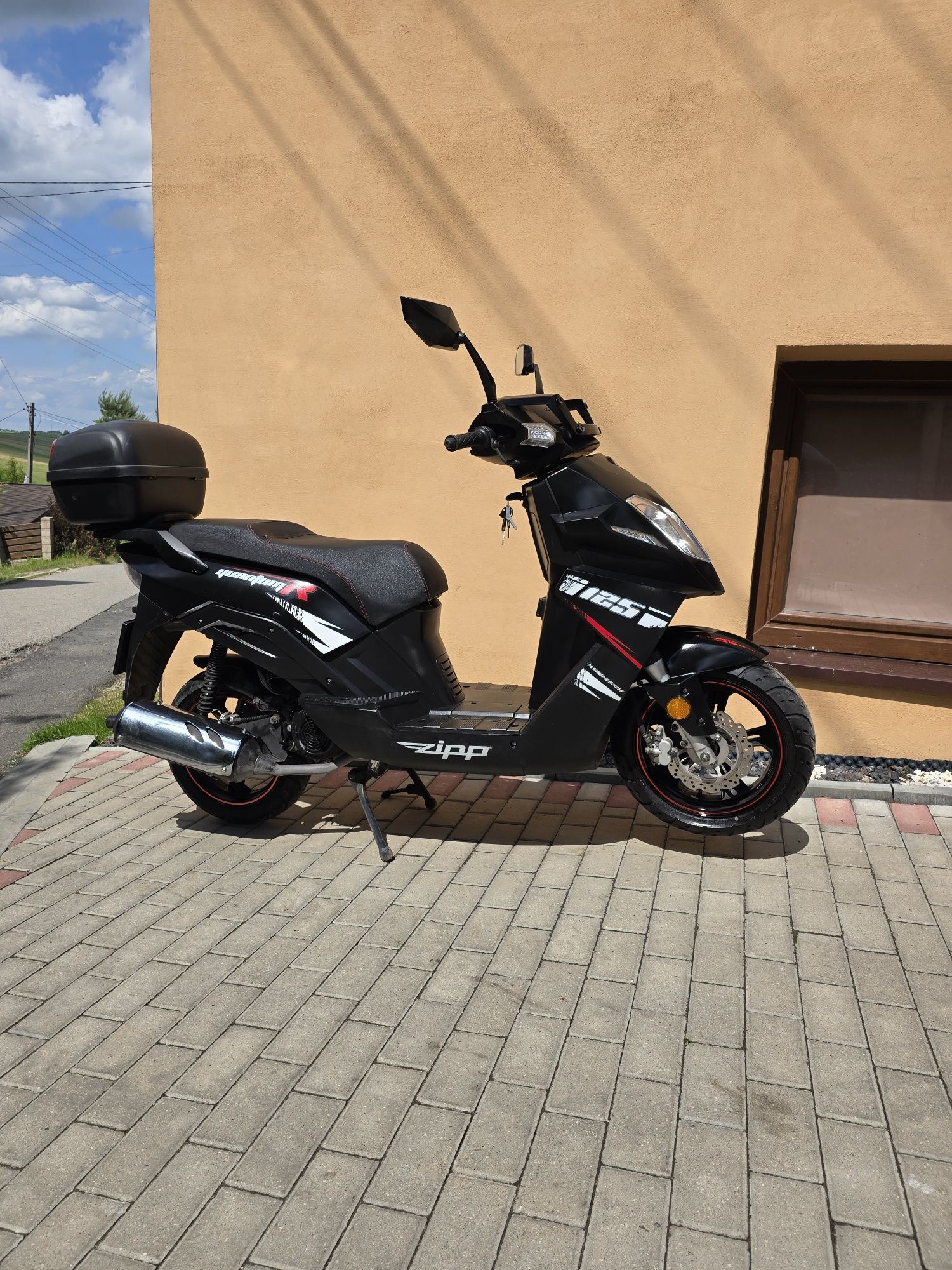 Skuter zipp quantum R piękny stan mały nowy przegląd przebieg + kask