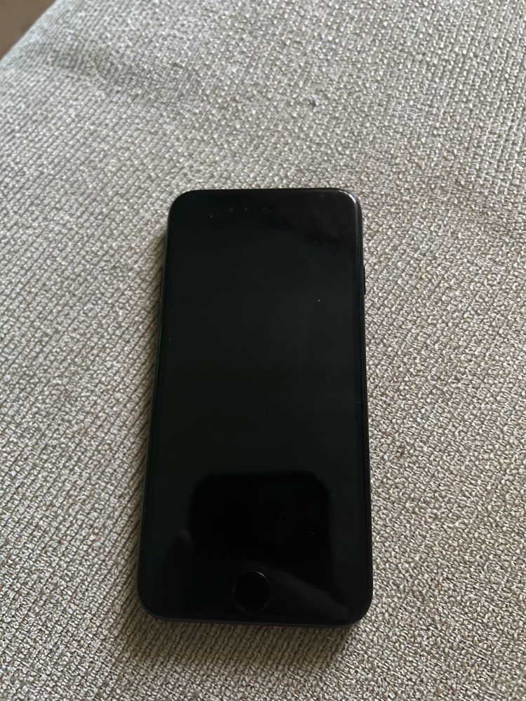 Продам iPhone 7 32 go