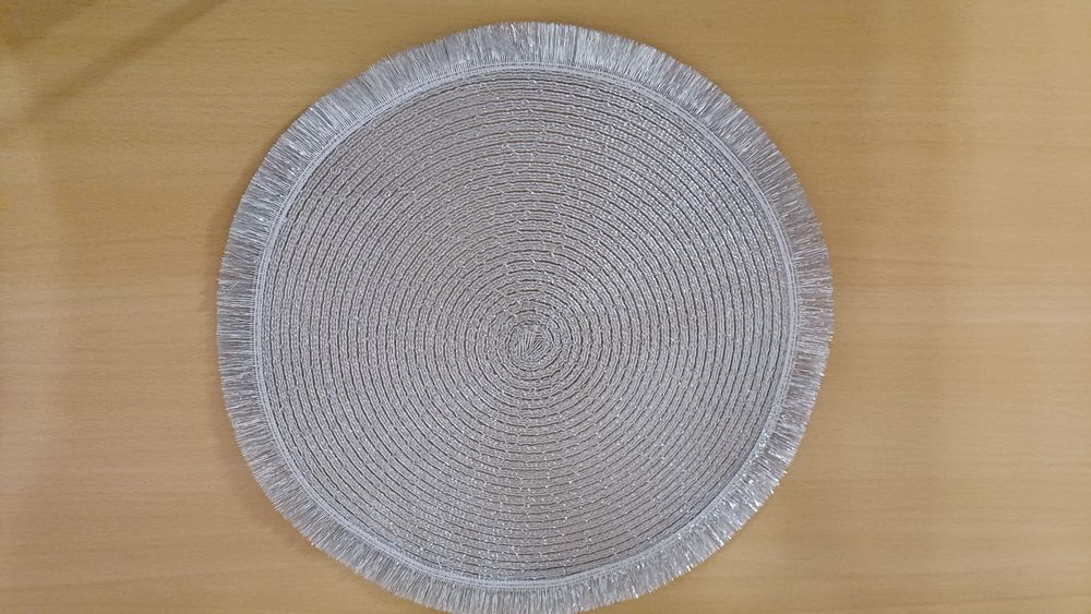 Individuais de mesa prateados