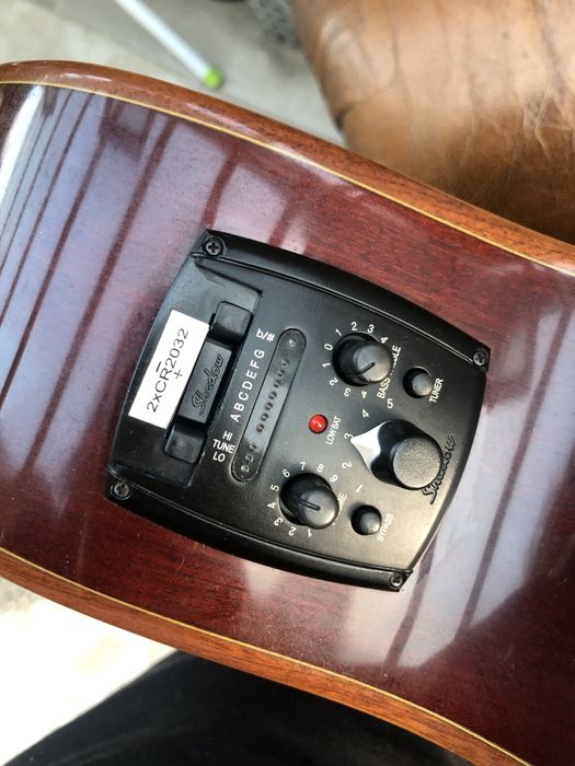 Guitarra clássica LÂG (francesa)