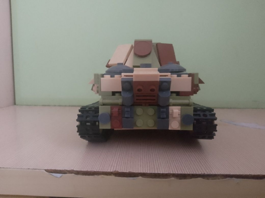 Lego військовий танк