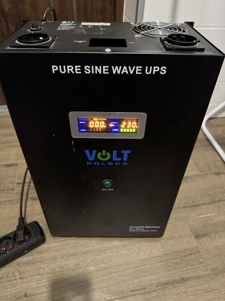 Przetwornica VOLT Polska SinusUPS-800 55Ah 12V 500/800W