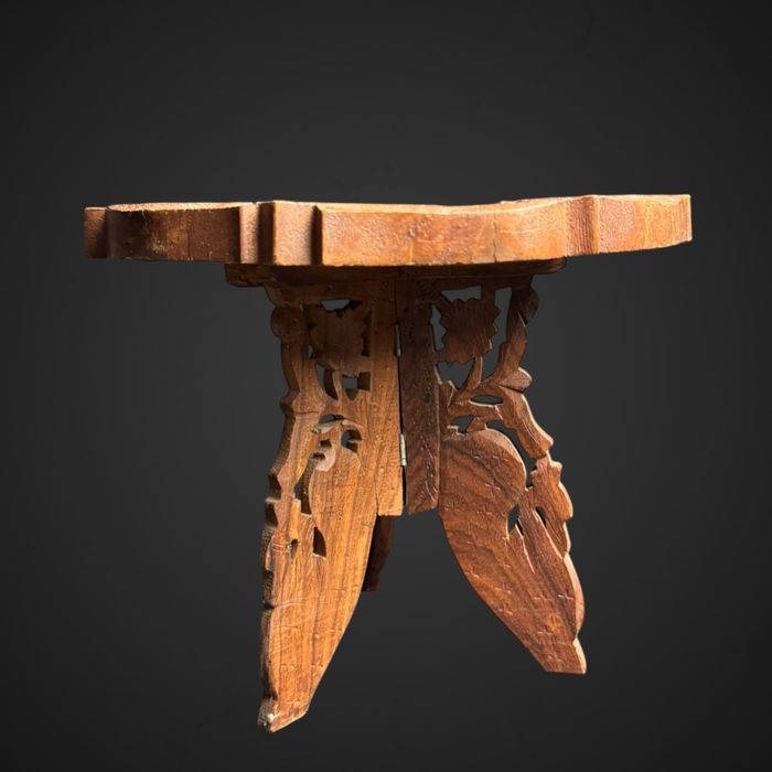 Mały drewniany stoliczek stołek styl orientalny inkrustowany b5/050655