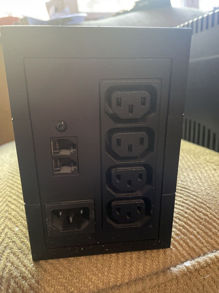 УПС ИБП Eaton  SE. 850 VA.