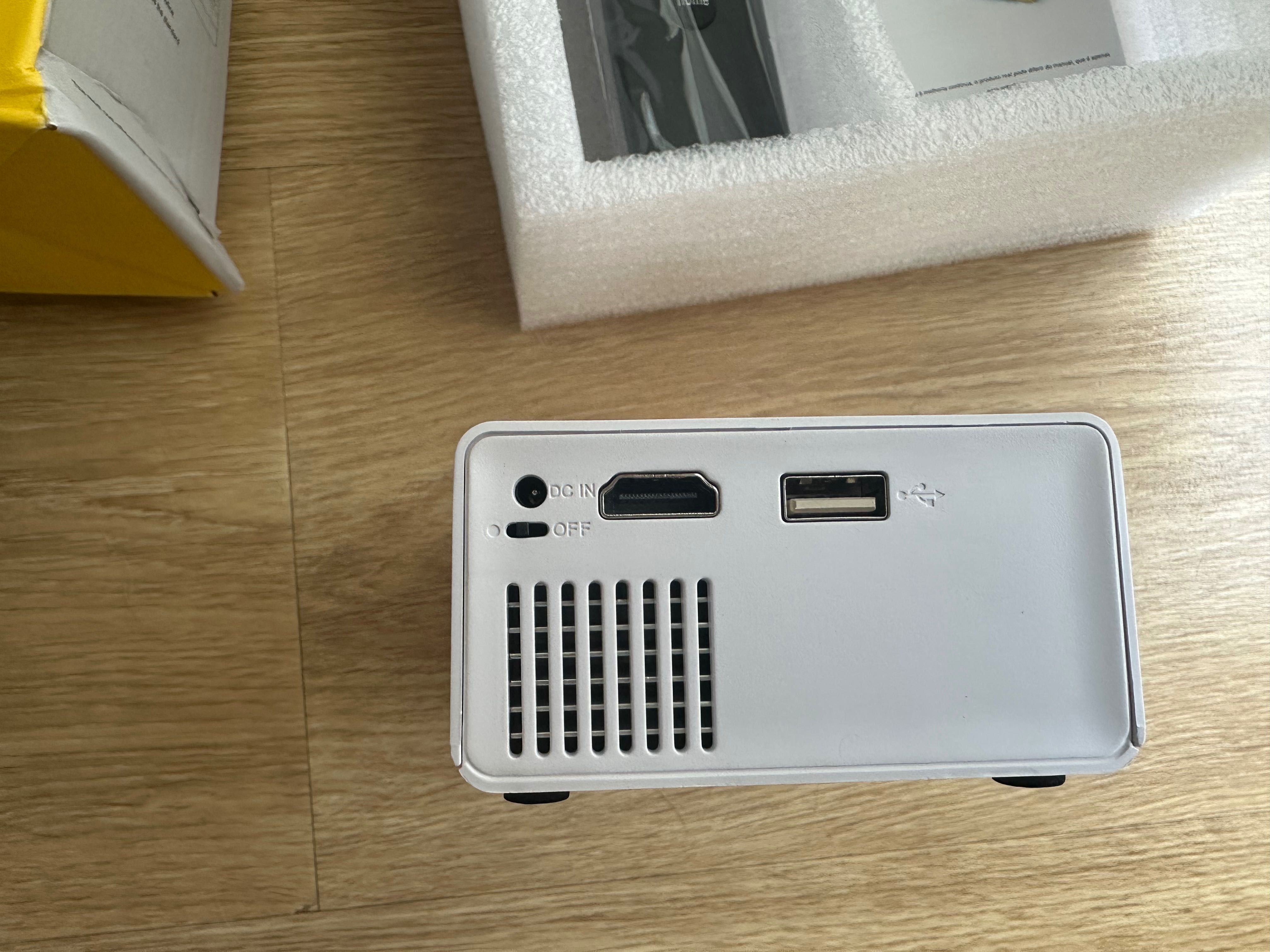 Mini projector c/som integrado