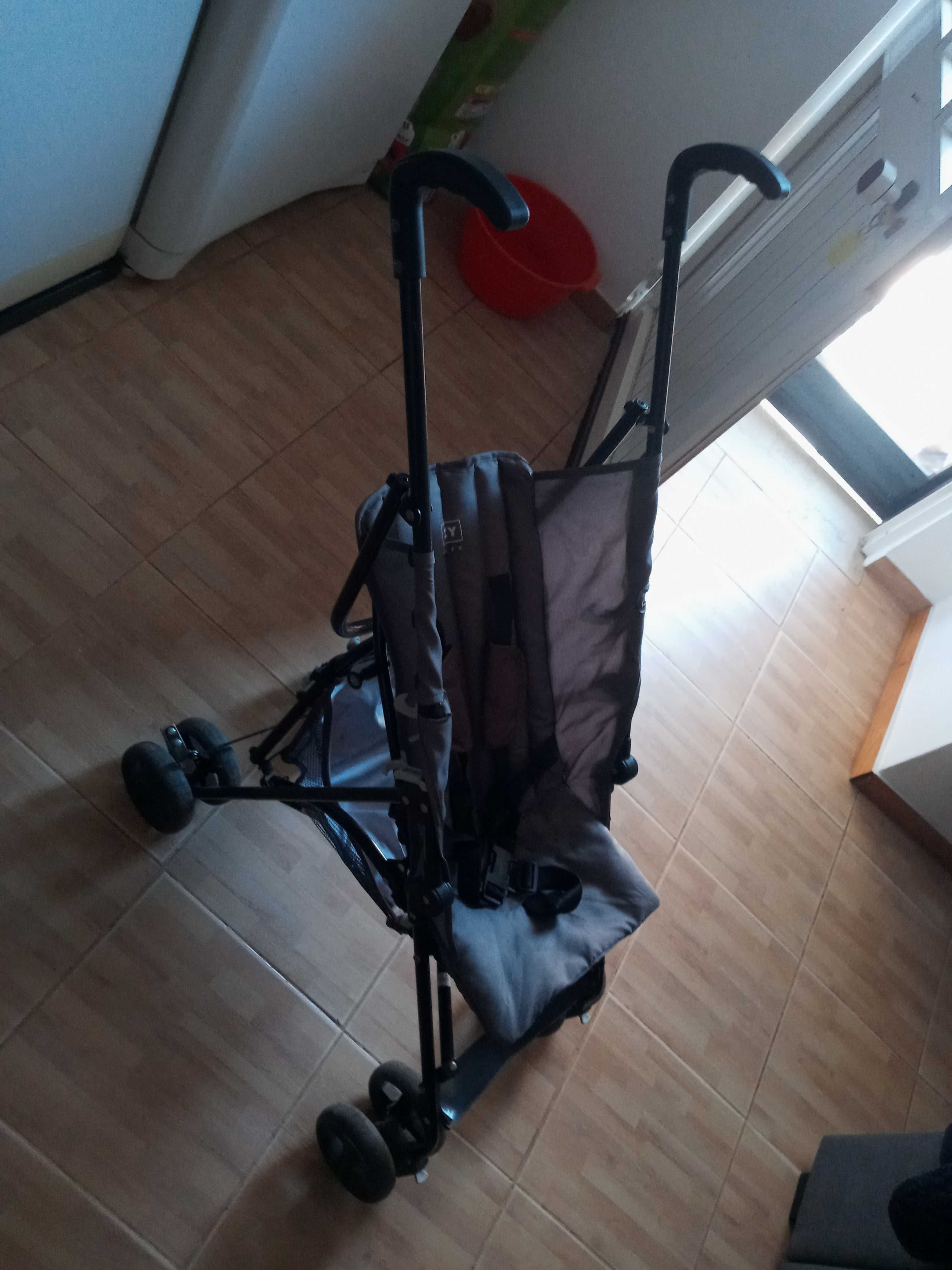 Carrinho be bebe de passeio com cesto em otimo estado