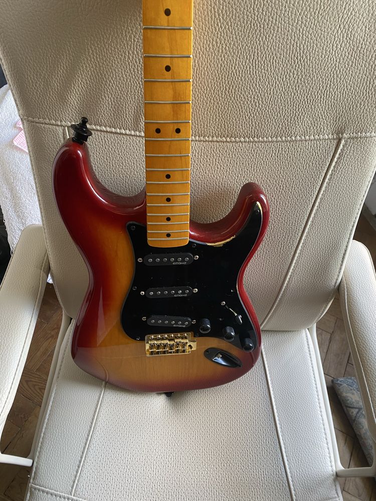 Guitarra Squier stratocaster