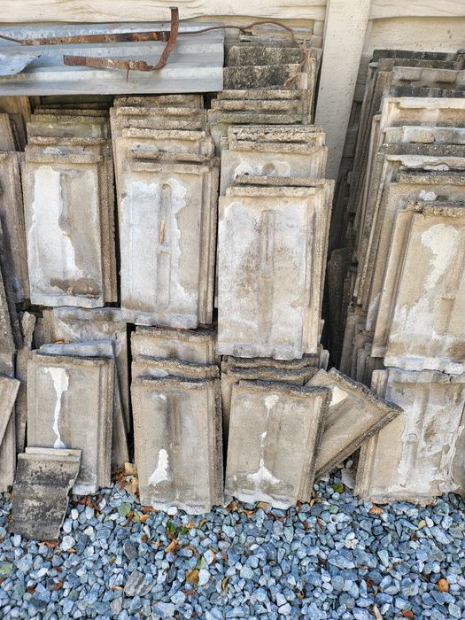 Sprzedam dachówkę cementowa z rozbiórki dachu