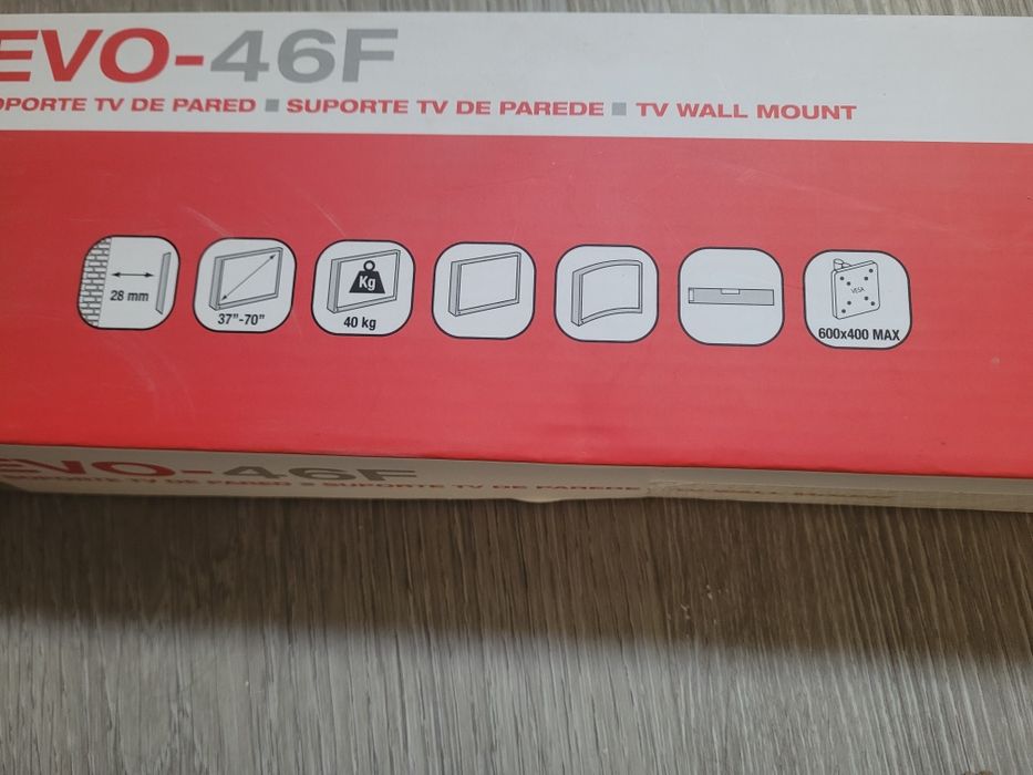Suporte de Tv novo... motivo da venda: oferecido para uma tv errada
