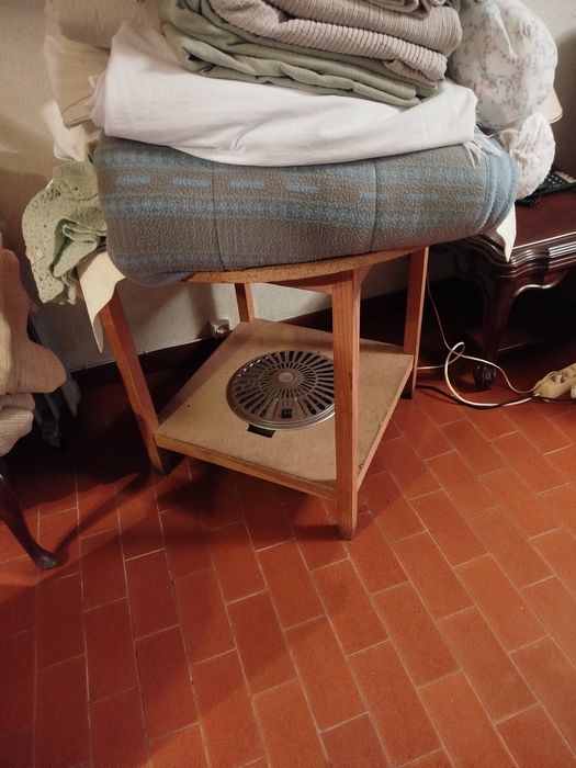 Mesa redonda de jantar com aquecedor