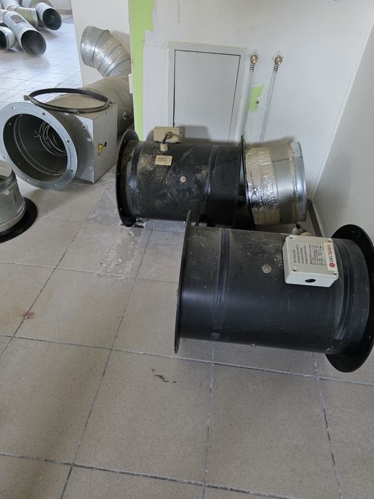 System wentylacyjny. Wentylator wyciągowy, przemysłowy, gastronomiczny