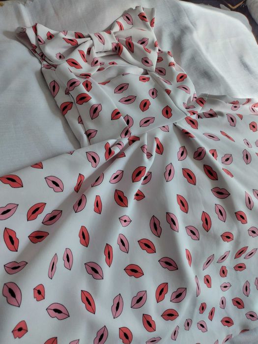 Śliczna oryginalna sukienka MOHITO COLLECTION pełny klosz XS