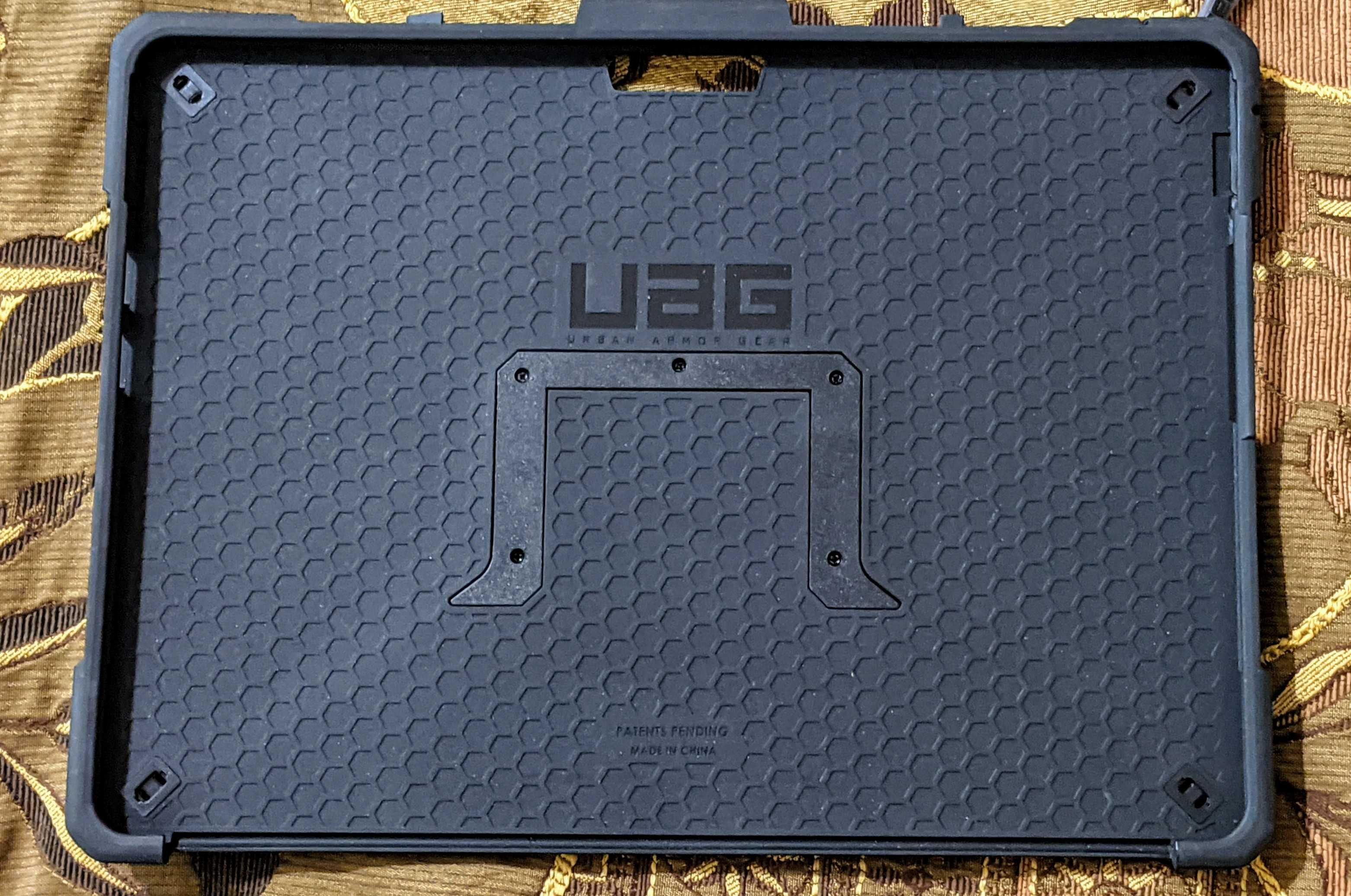 Защитный чехол UAG для Microsoft Surface Pro X