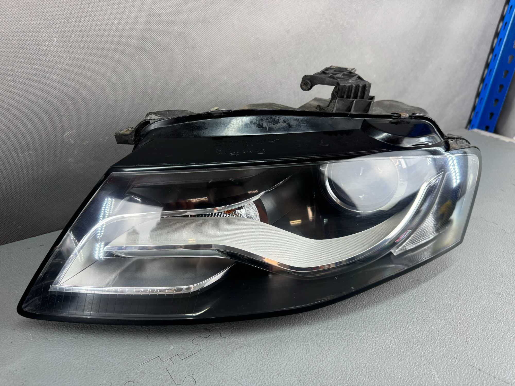 Audi A4 B8 Lampy Przód Przednie Bi-Xenon Skrętny Skrętne Lewa+Prawa EU