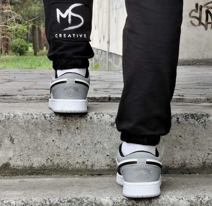 Мужские Кроссовки Найк Белые Серые Джорданы Черные