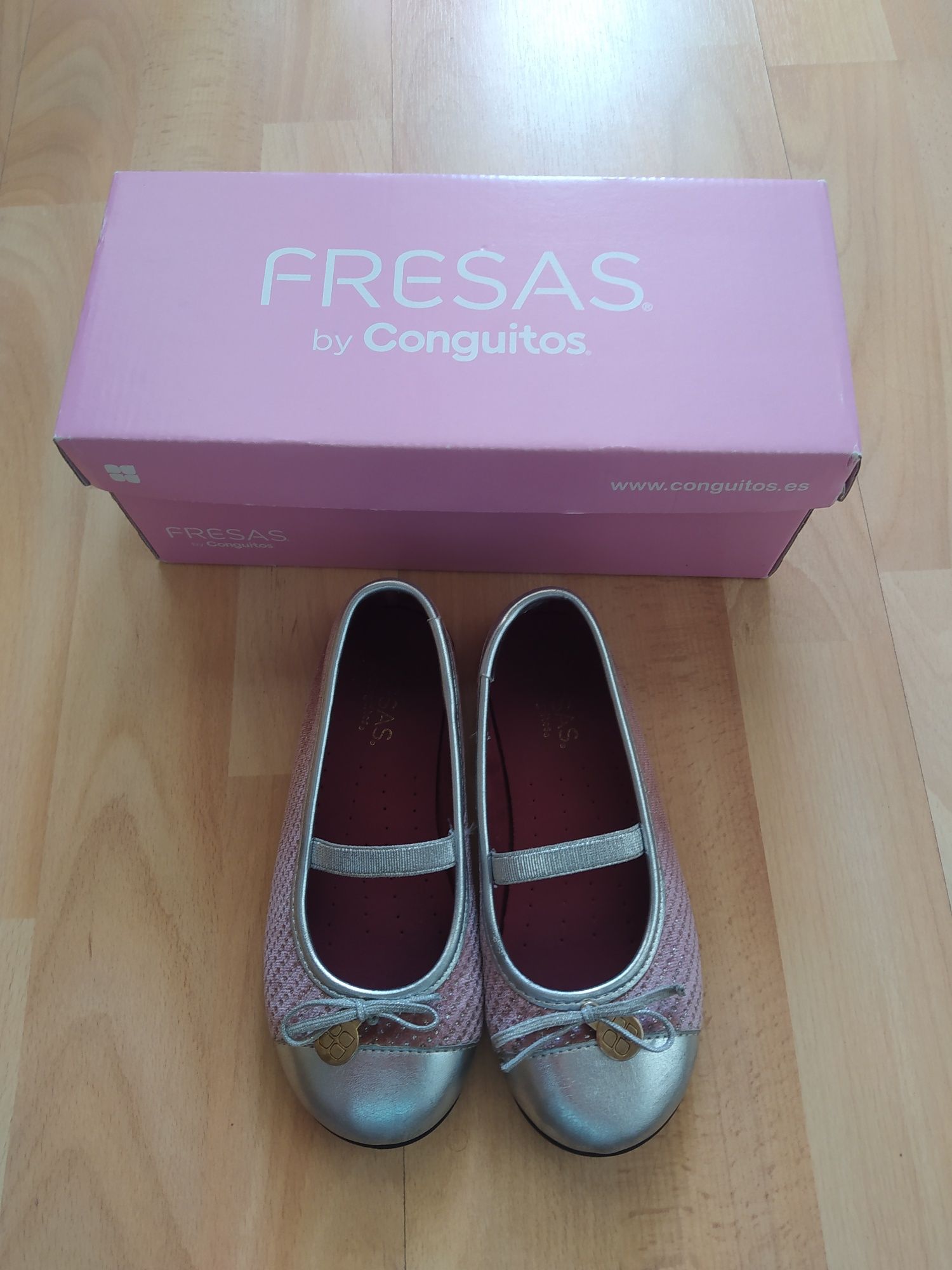 Sapatos Fresas by Conguitos
