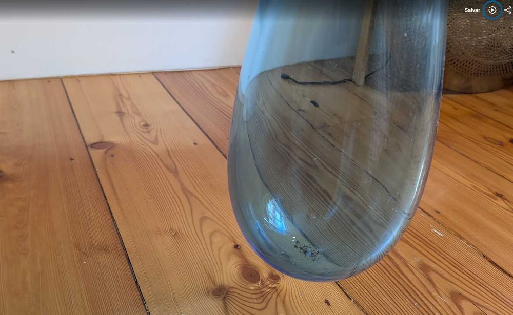 Obra de arte em forma de lágrima de vidro | Glass teardrop artwork