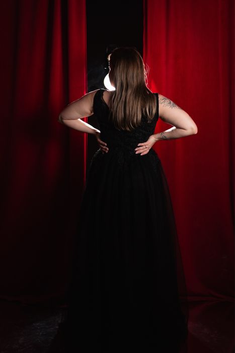 Чорна мереживна фатинова вечірня сукня плаття довге