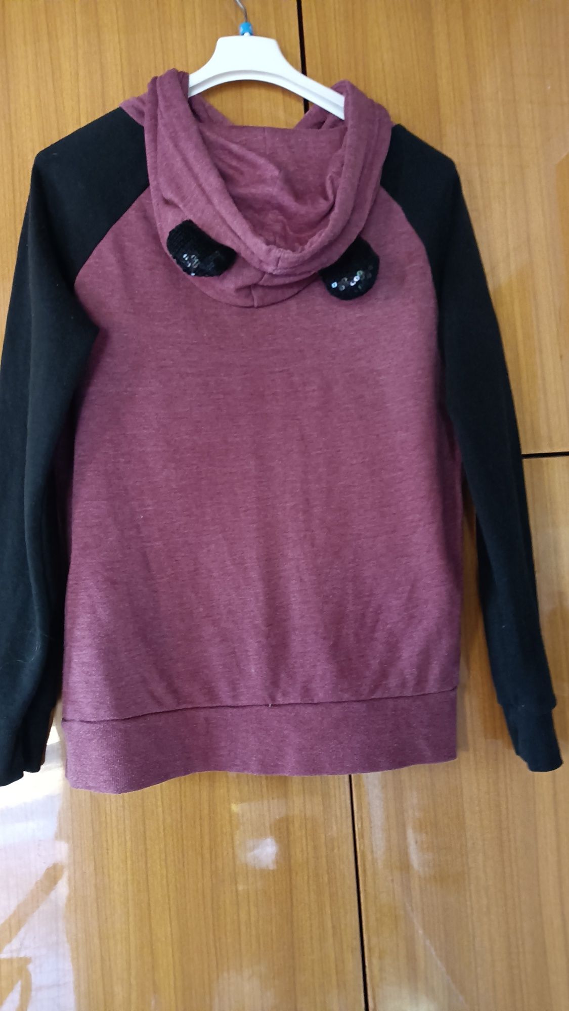 Bluza damska z kapturem i połyskującymi uszami S