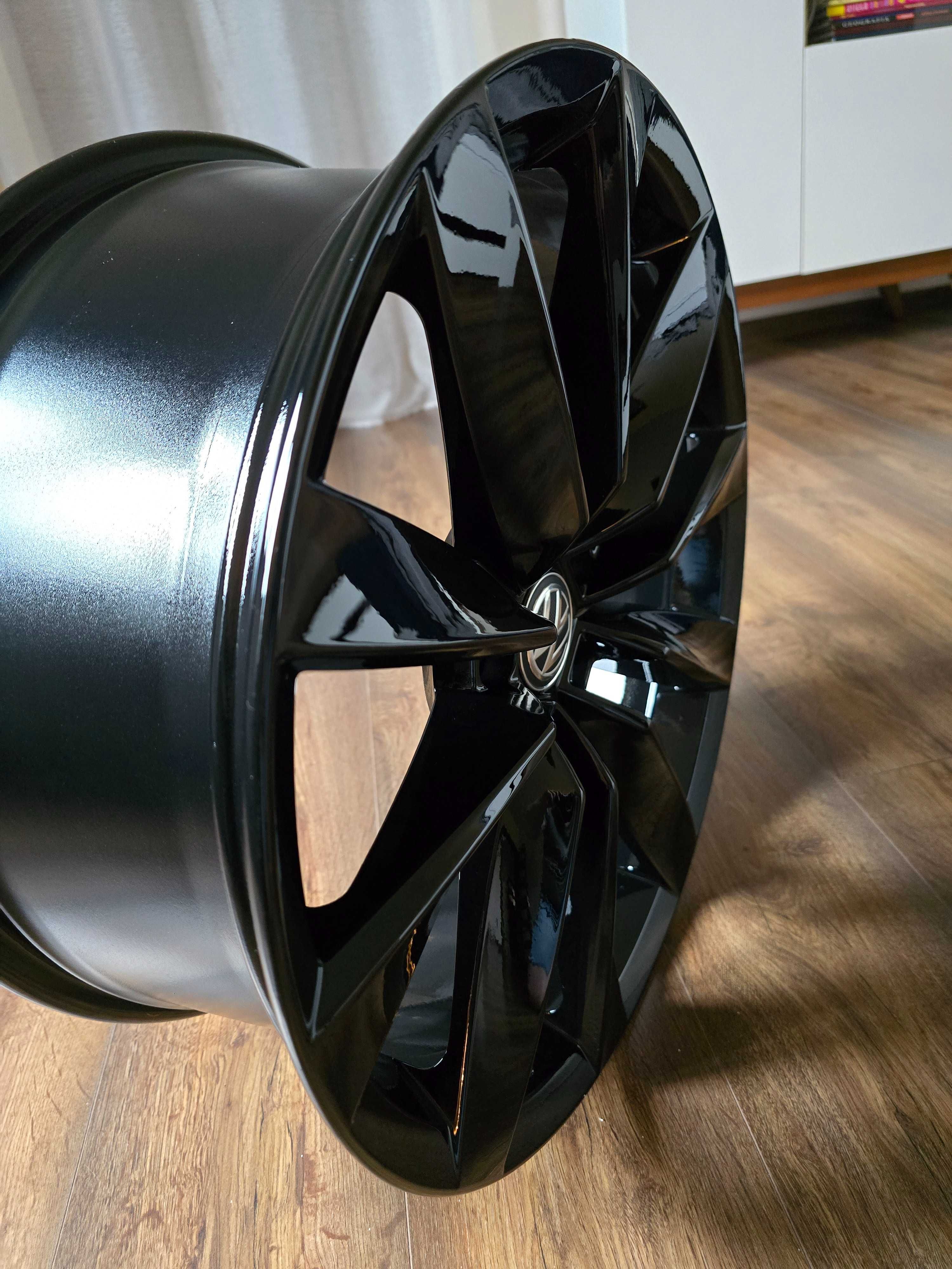 Felgi VW Arteon Passat Chennai czarny połysk 19" 8J ET40 57,1 5x112
