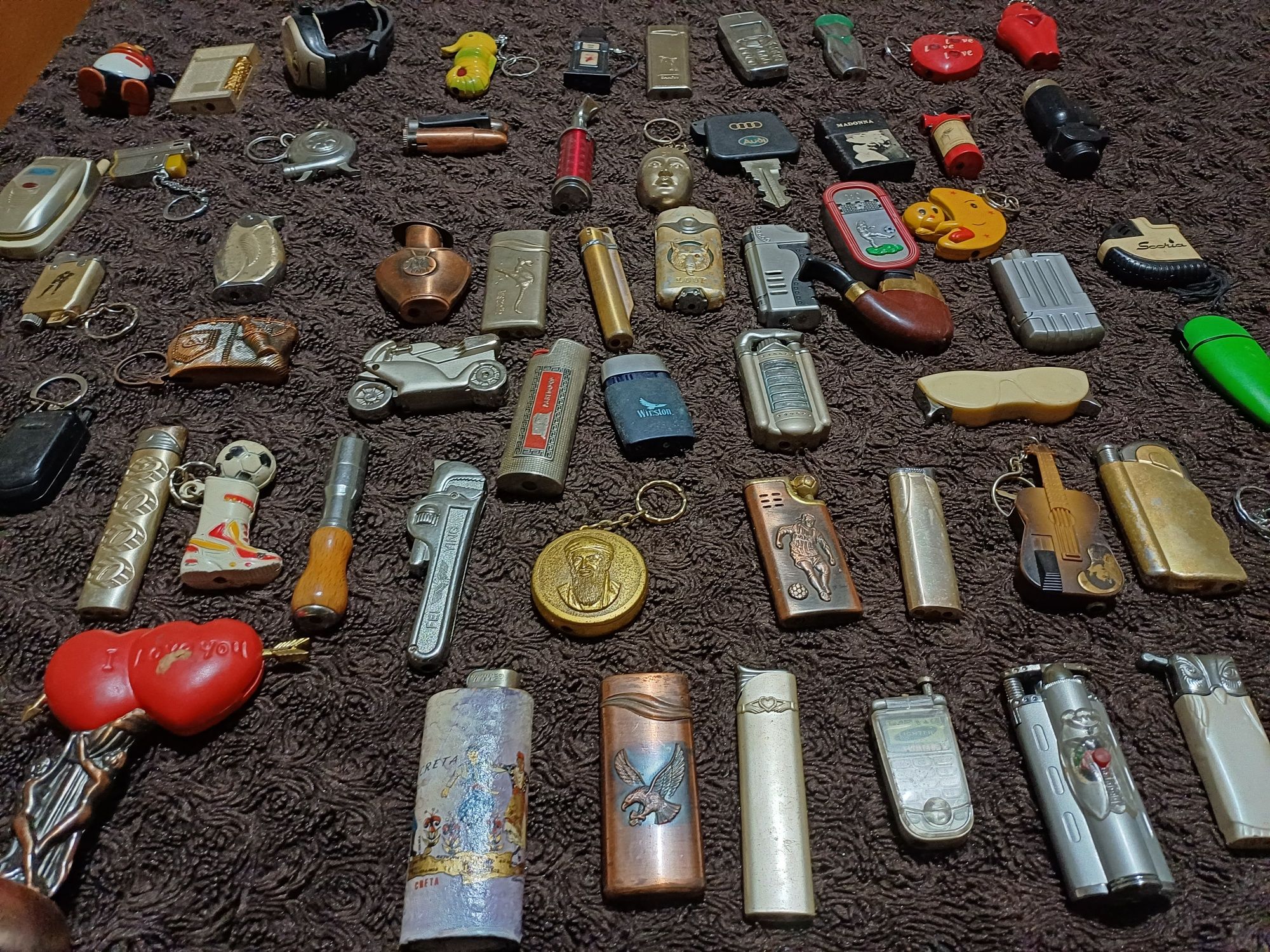 Coleção de isqueiros (60 isqueiros)