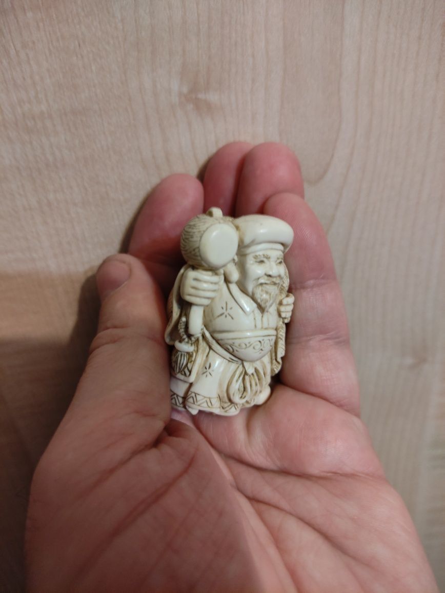 Нэцкэ, окимоно, скульптура из кости. Оригинальный подарок.