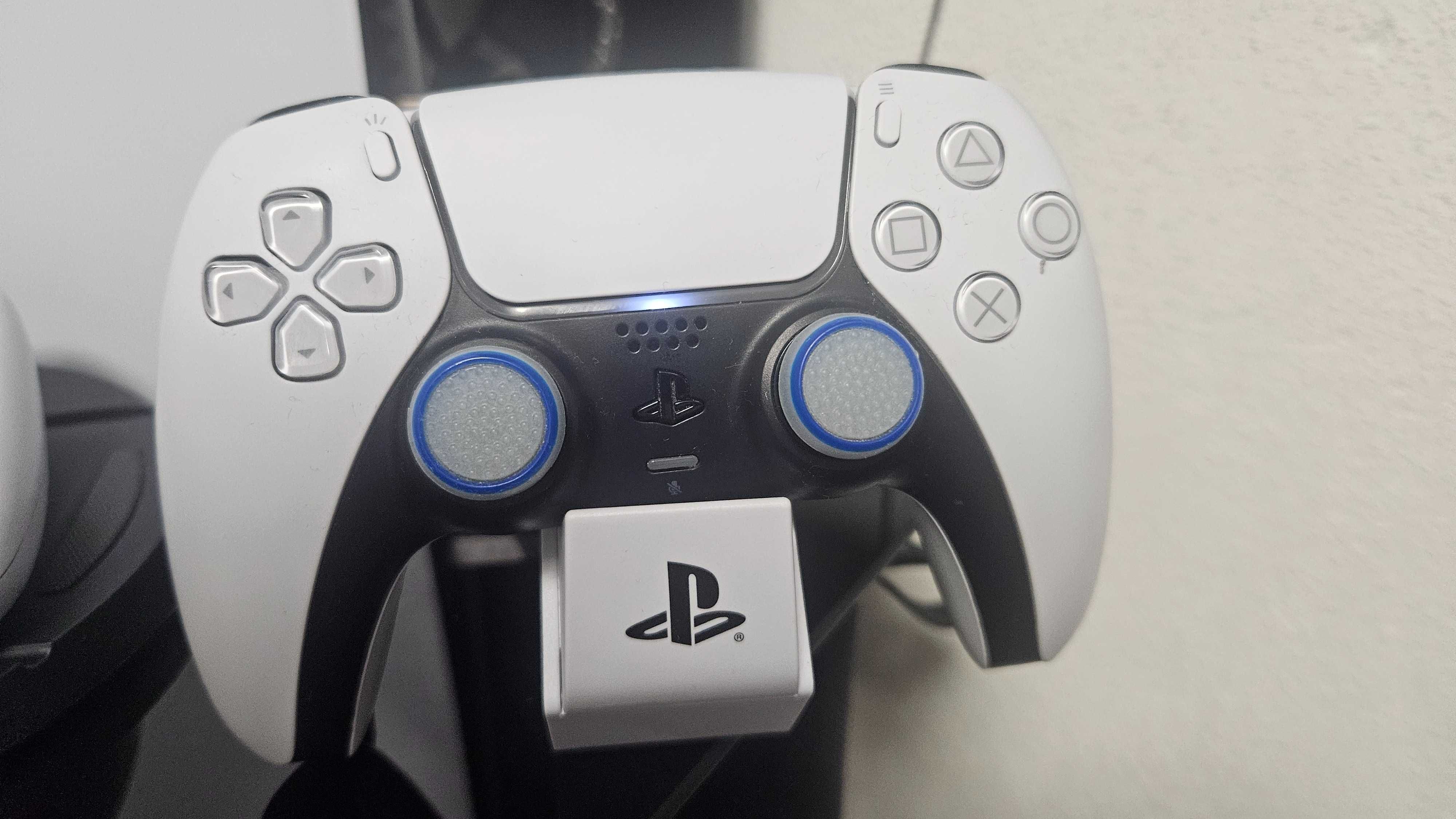 PS5 Digital + 2 pady + stacja ładująca | Stan idealny|Gotowe do gry