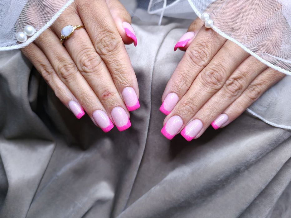 Paznokcie przedłużane, manicure hybrydowy, pedicure