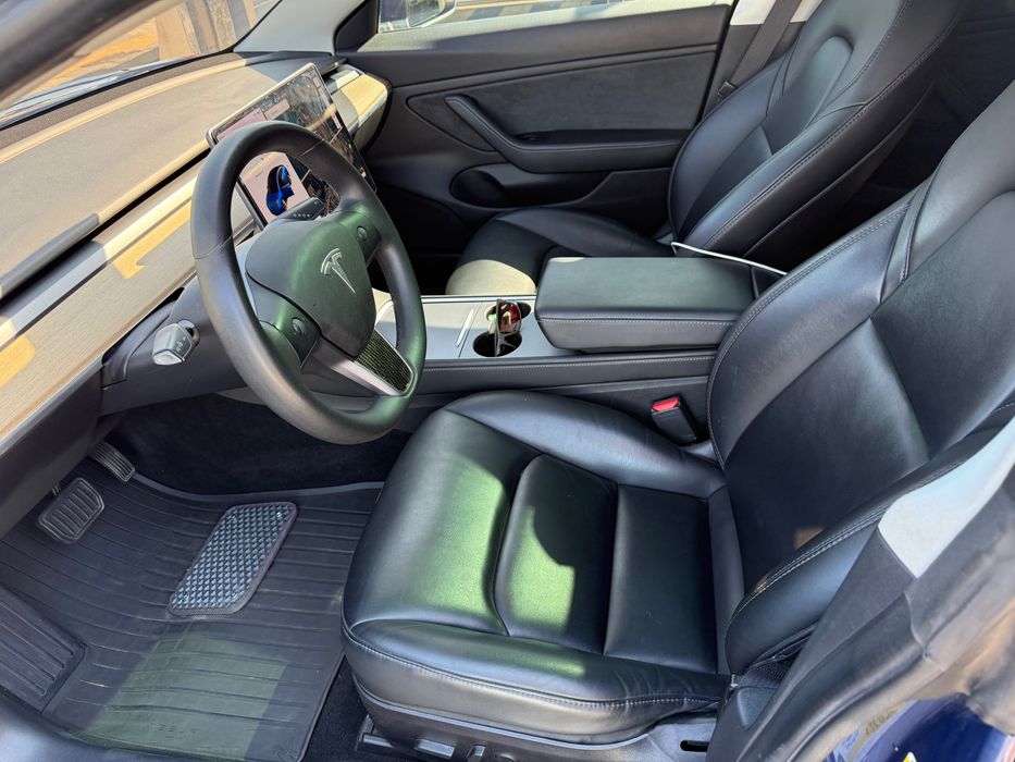 Продам Tesla 3 dual motor Europa