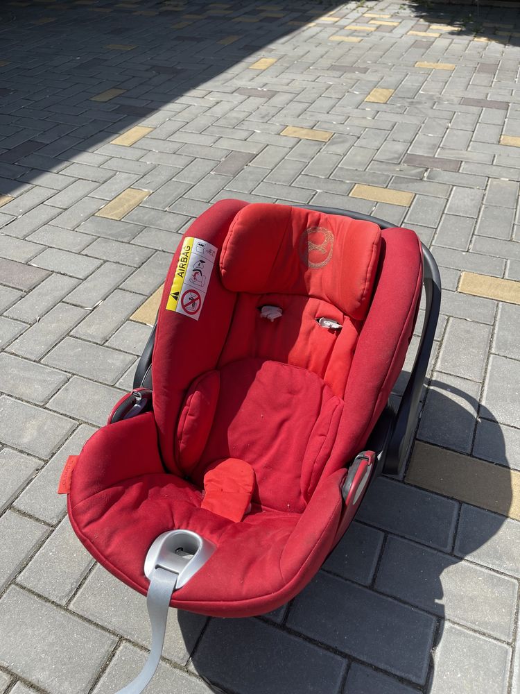 Продам автокресло Cybex