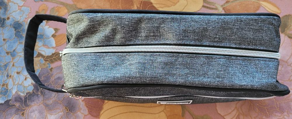 Новые  косметички 3шт зеленая и 2 серые