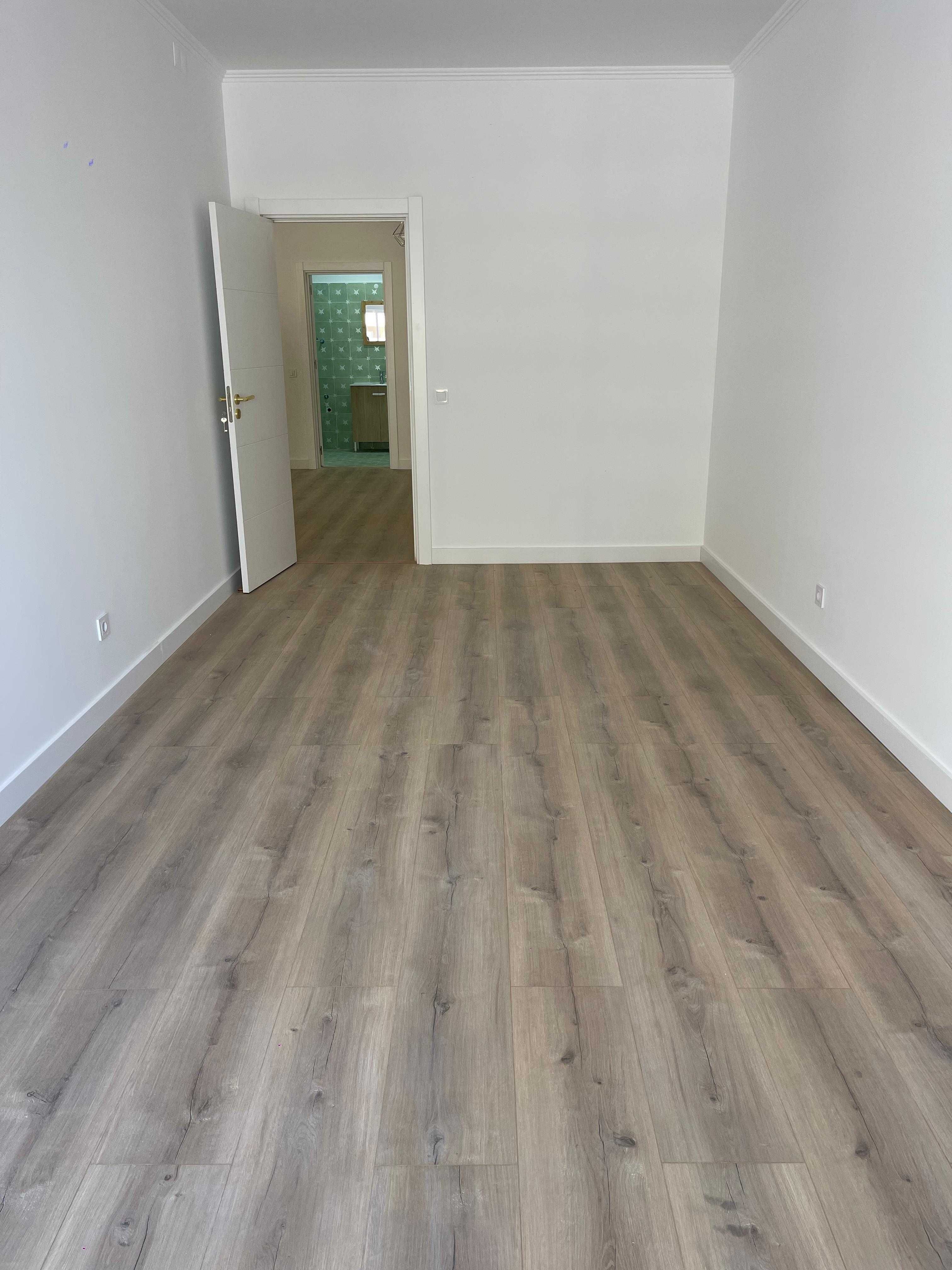 Espaço Comercial - Rio de Mouro