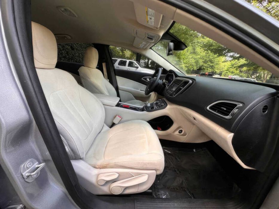 Chrysler 200 Limited      2016