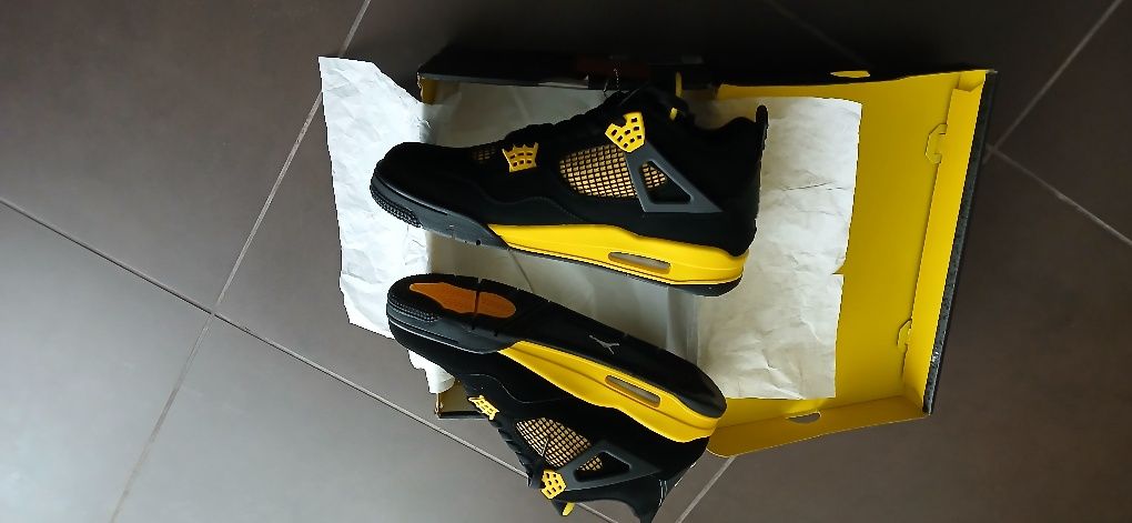 Sapatilhas Novos Air Jordan 4 Retro Thunder  N°47,5