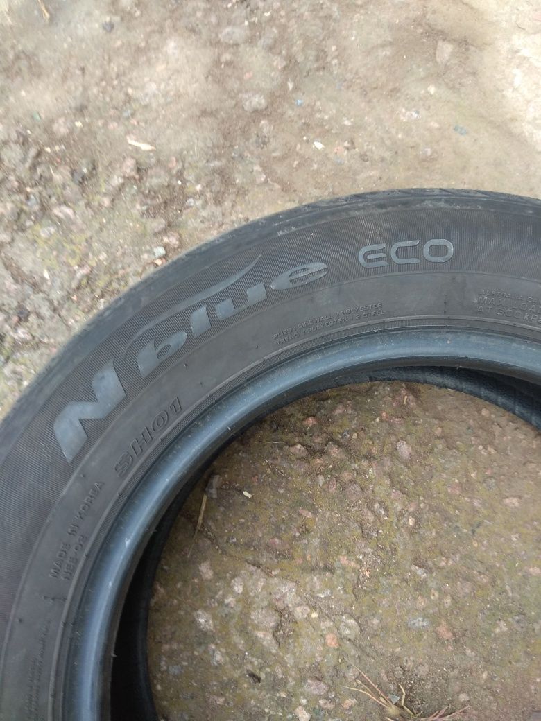 Шины ROADSTONE 185/65 R15 лето 2 шт на докат, запаску