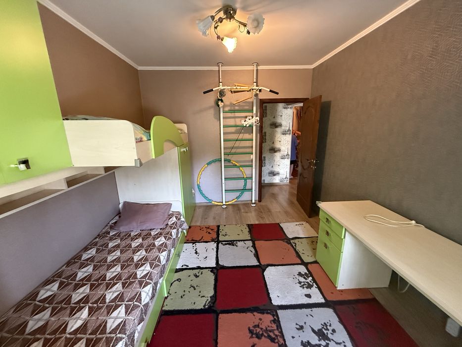 Пропоную в оренду 3 кім по Героїв України