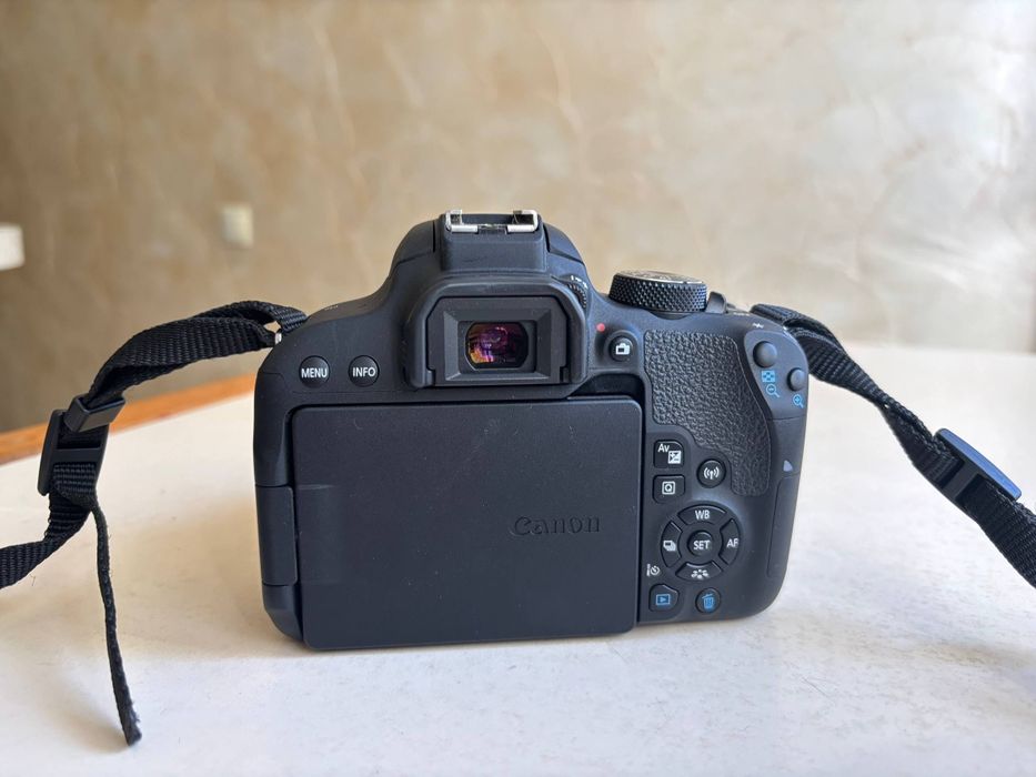 Canon EOS 800D + об'єктив 50 мм 1.8