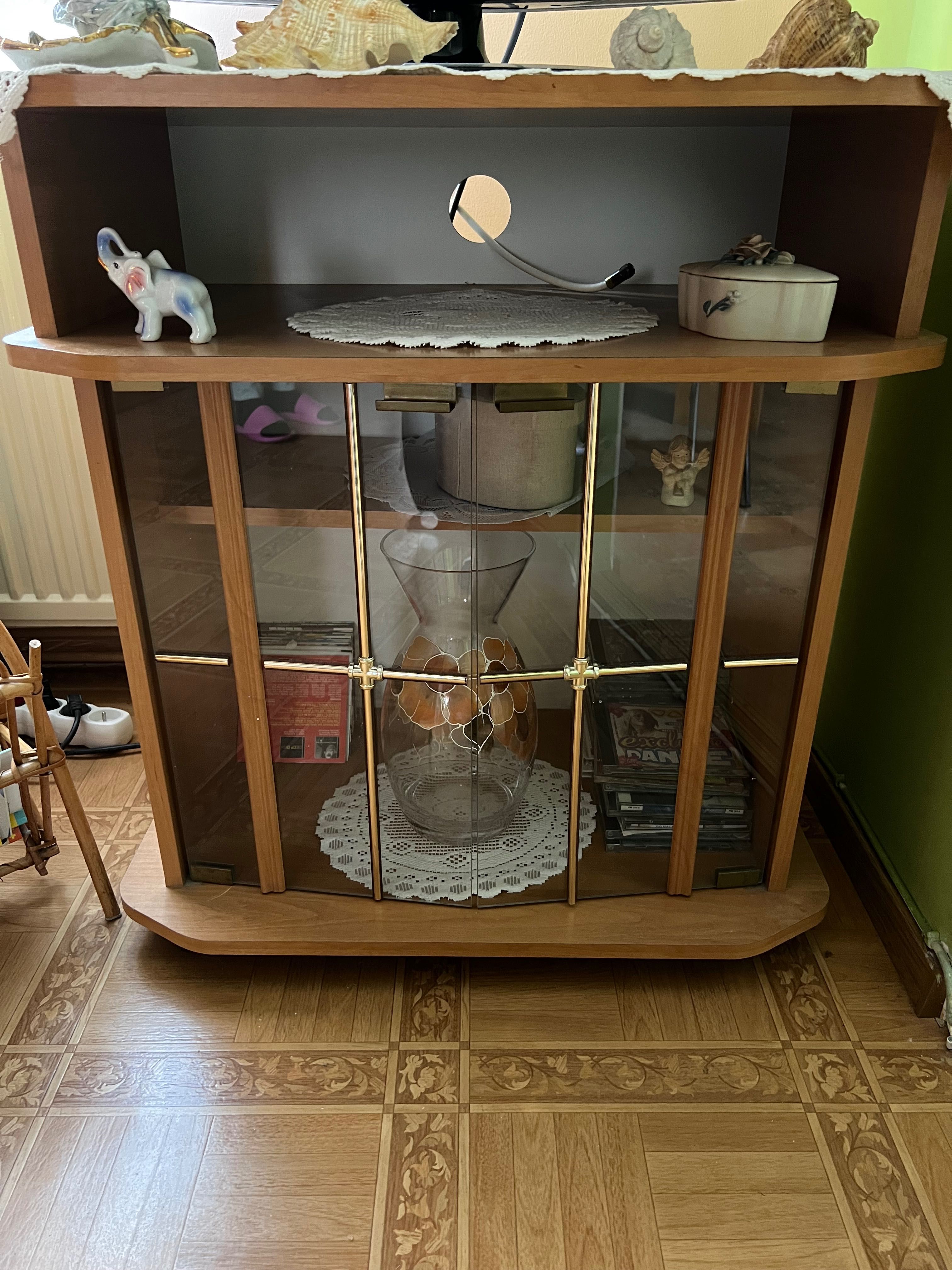 Stolik pod telewizor