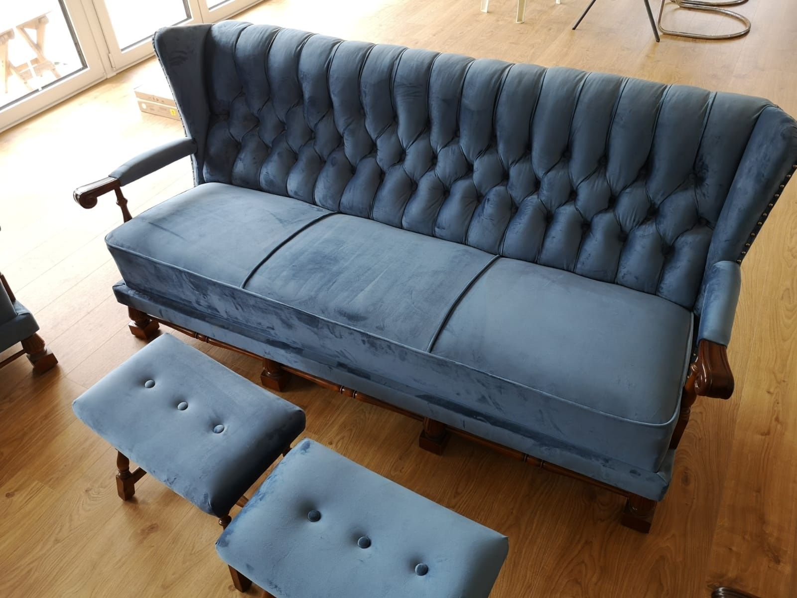 Komplet wypoczynkowy, sofa + 3 fotele i 2 podnóżki