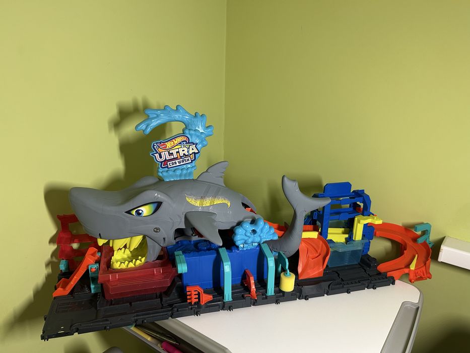 Hot Wheels Акула Мийка