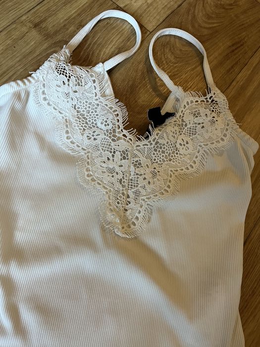 Новий обсолютно боді в рубчик з мереживом