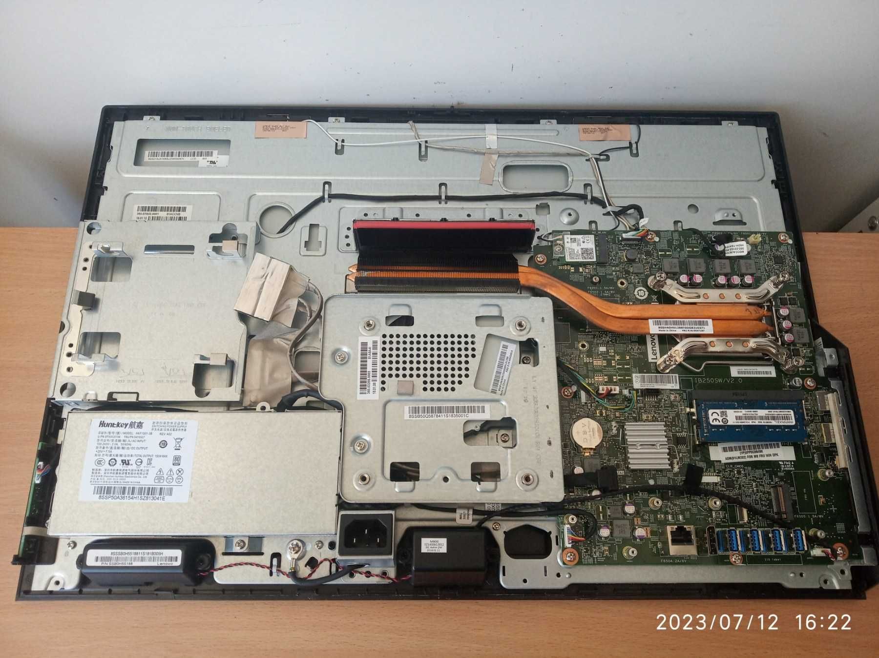 Моноблок Lenovo M810z i3-6100T/8Gb DDR4/21.5" Full HD/Web-cam/КласС
