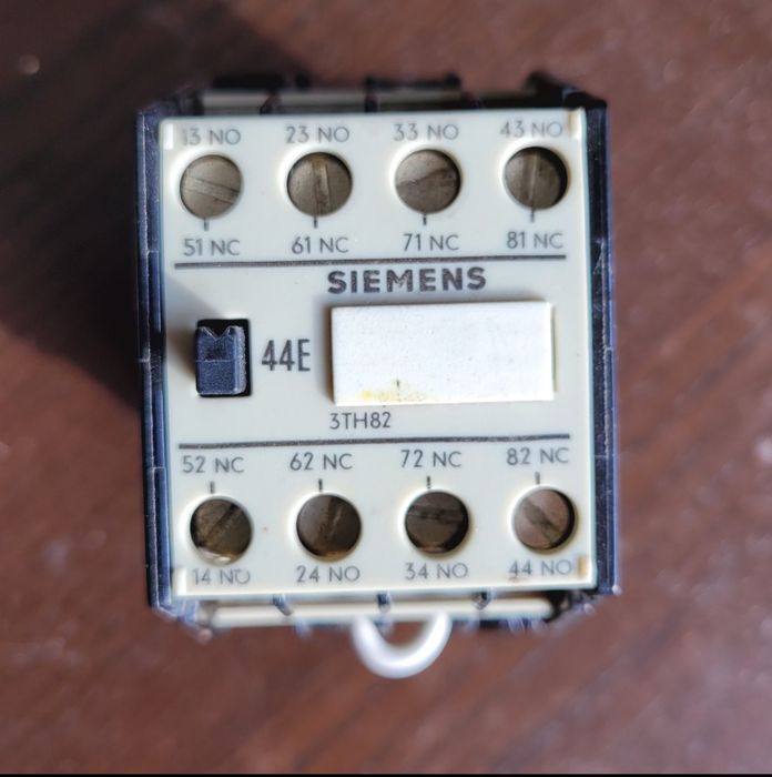 Stycznik 3TH 82 44-0A 220V 16A SIEMENS Germany