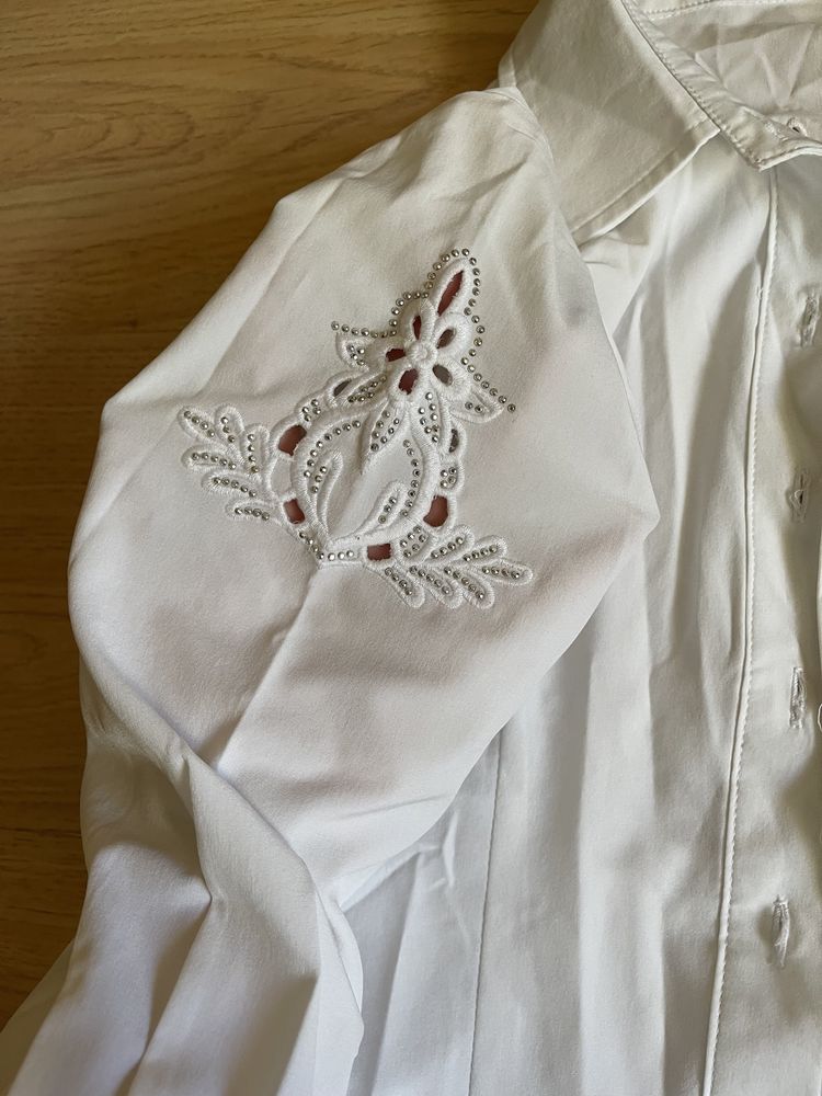 Блузка, рубашка с вышивкой Vilite белая