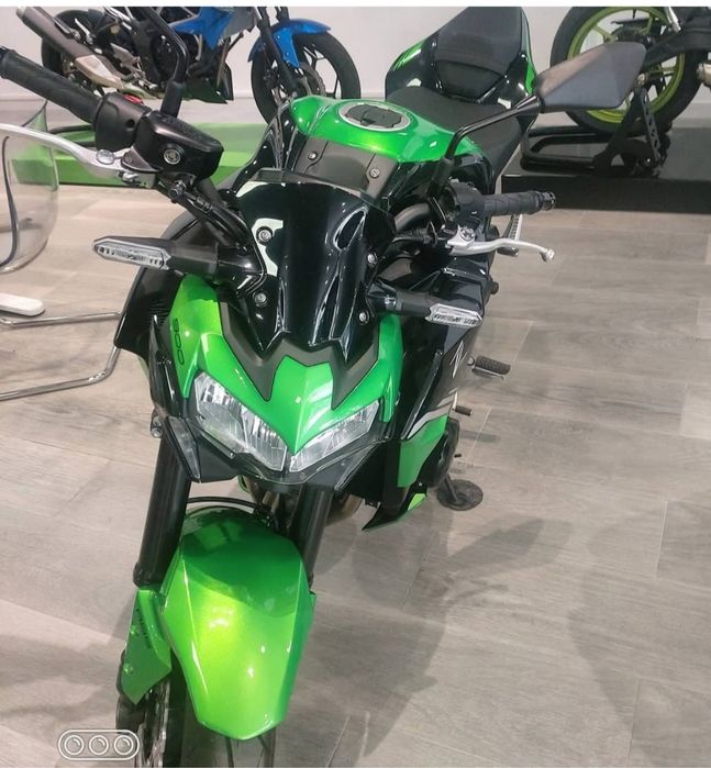 Kawasaki z900 ano2022