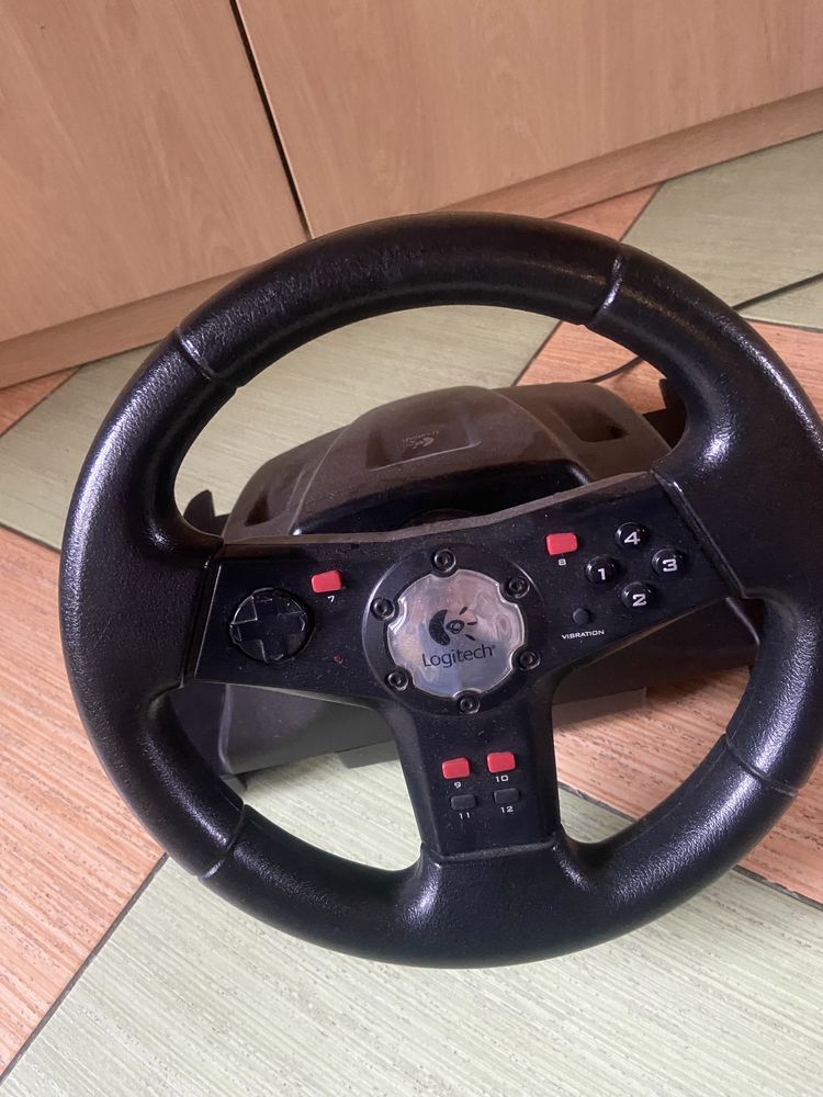 Руль Logitech(R)